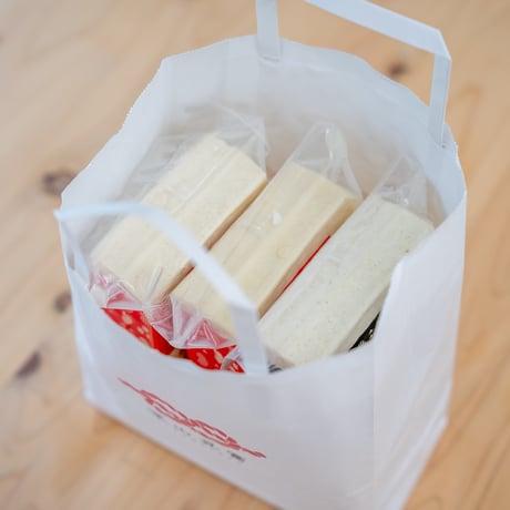 紙袋（深山豆富店ロゴ入り）
