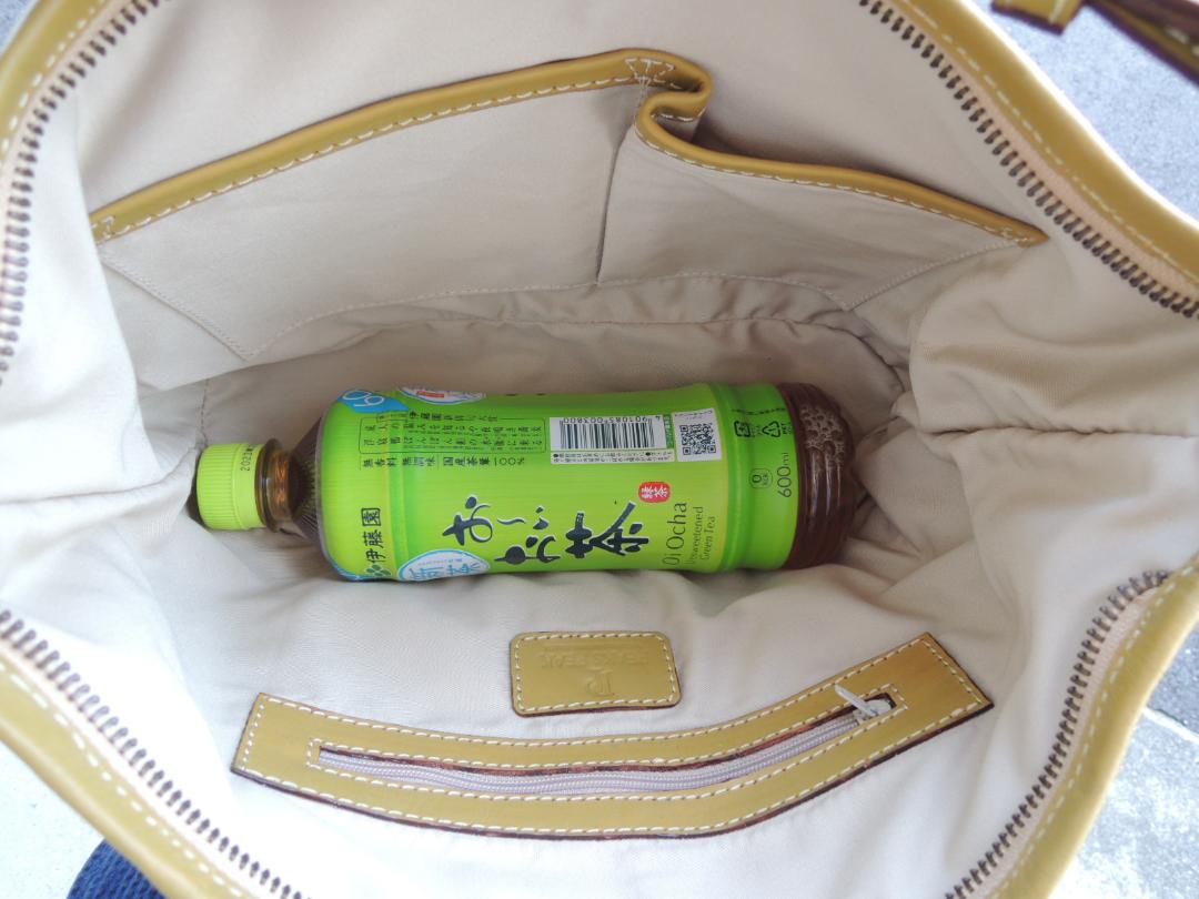 新品 送料込み☆通常13000円 小振り ショルダーバッグ☆牛革 新品 送料込み☆通常13000円 小振り ショルダーバッグ☆牛革