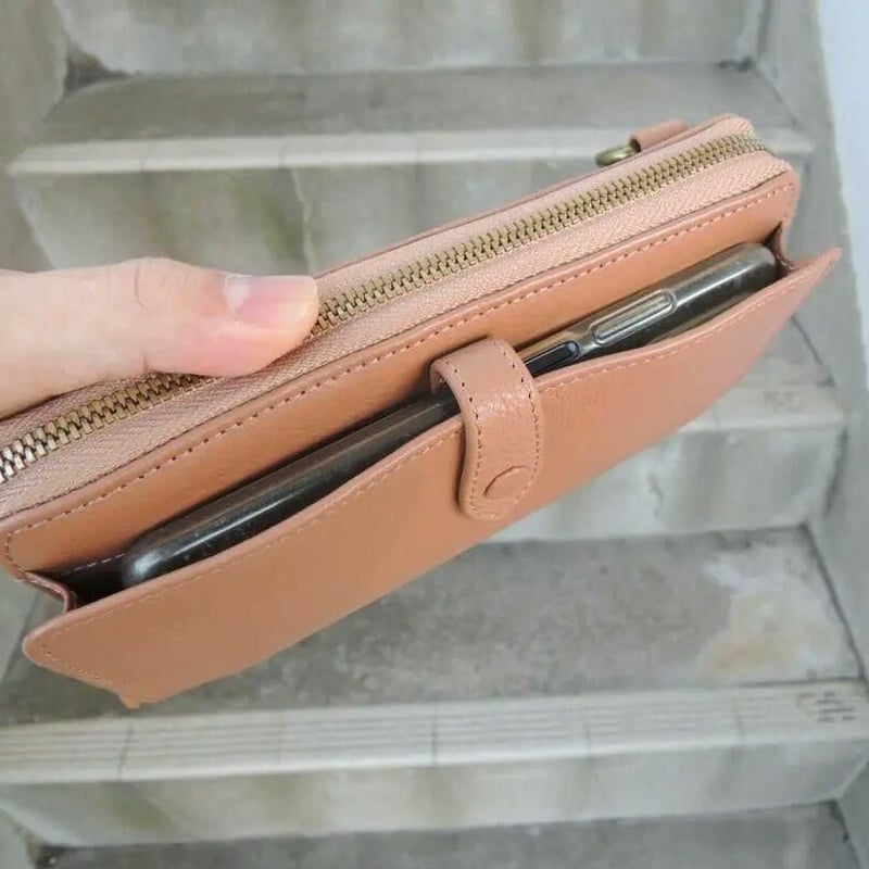15000円 スマホも入る！送料込☆お財布 ショルダー 牛革☆大容量