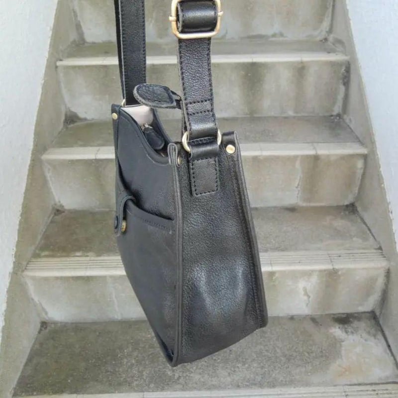 17800円☆小振り 長財布ピッタリサイズ ショルダーバッグ☆牛革 17800円☆小振り 長財布ピッタリサイズ ショルダーバッグ☆牛革