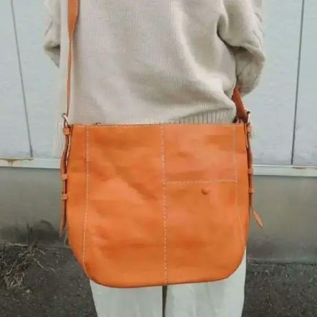 19800円☆大き目ショルダー バッグ A4ラクラク☆牛革 外ポケット | MITT 