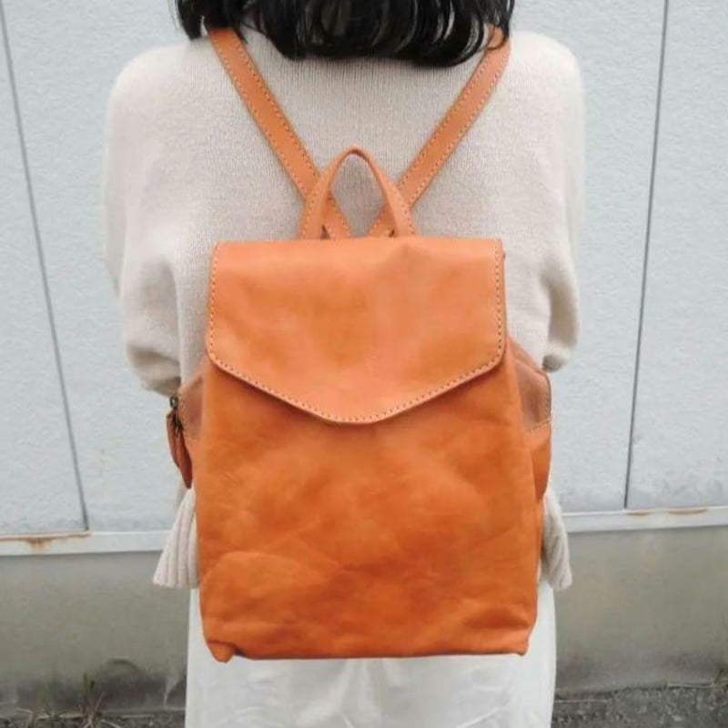 新品 送料込☆通常17800円☆かぶせ 牛革 リュック 3層☆