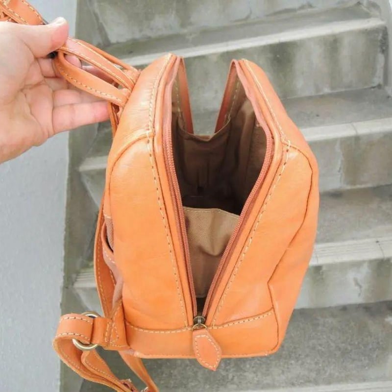17800円☆ スクエア リュック 牛革 小振り パカっと開く | MITT 17800円☆ スクエア リュック 牛革 小振り パカっと開く | MITT