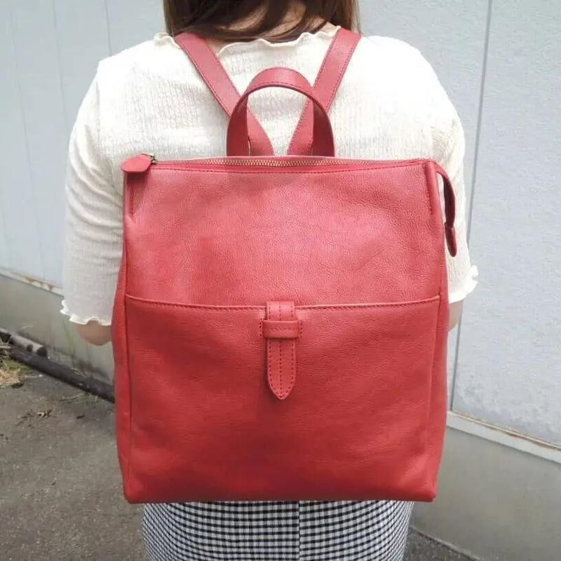 新品 送料込☆通常19800円☆スクエア 牛革 リュック A4☆