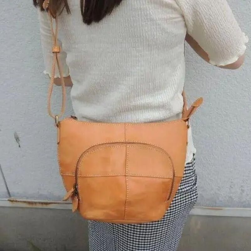 新品 送料込み☆通常15000円 ショルダーバッグ☆牛革 前ポケット 15000円 ショルダーバッグ☆牛革 前ポケット | MITT