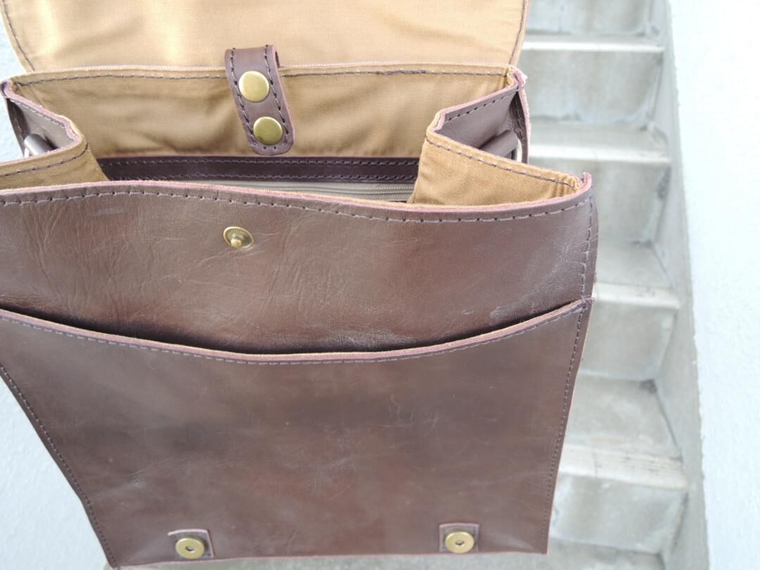 17800円☆スクエア 牛革 ショルダーバッグ リュック A4 大き目 | MITT 