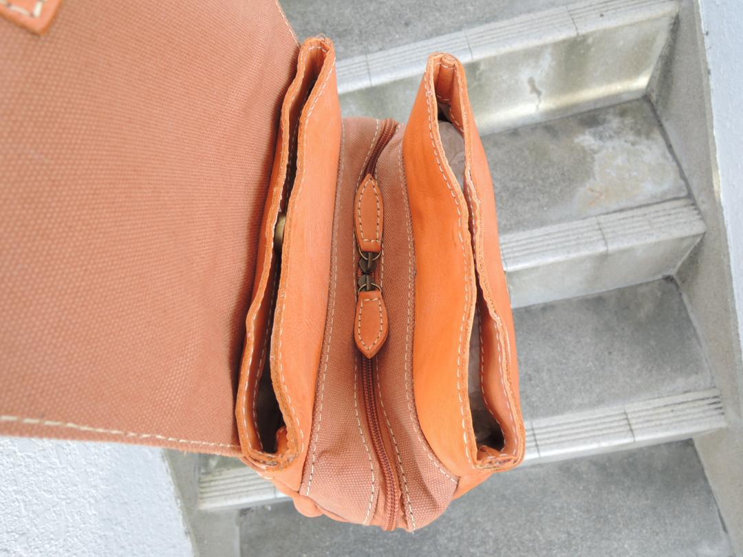 新品 送料込☆通常17800円☆かぶせ 牛革 リュック 3層☆