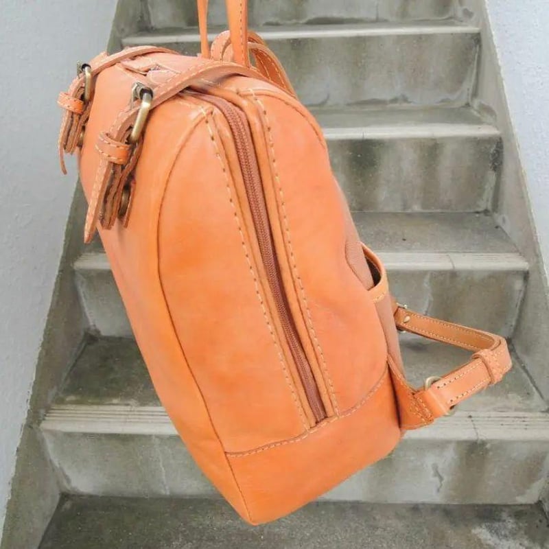 19800円 スクエア リュック A4 牛革 パカっと開く | MITT