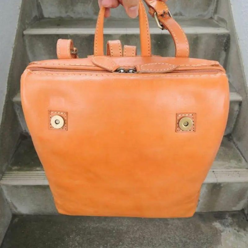 19800円 スクエア リュック A4 牛革 パカっと開く | MITT 