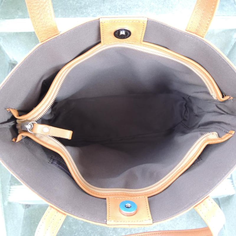 16800円☆3層 トートバッグ 底鋲付 牛革 ポケット沢山 | MITT