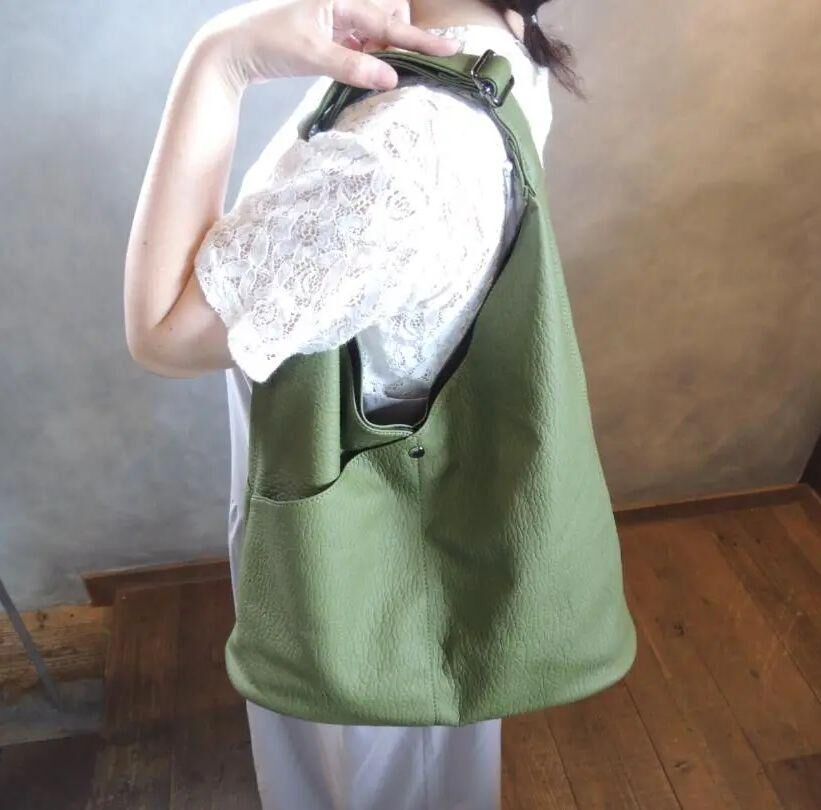 未使用品　ソメスサドル　型押しデカロゴトートバッグ　A4可能大容量　ボルドー系 未使用品 ソメスサドル 型押しデカロゴトートバッグ A4可能大