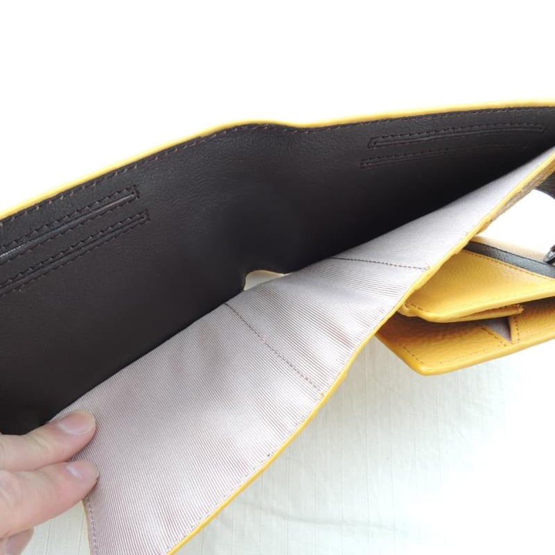 新品☆12800円☆牛革 コンパクト 二つ 折り 財布 カード11枚 高機能 12800円☆牛革 コンパクト 二つ 折り 財布 カード11枚 高機能 | MITT