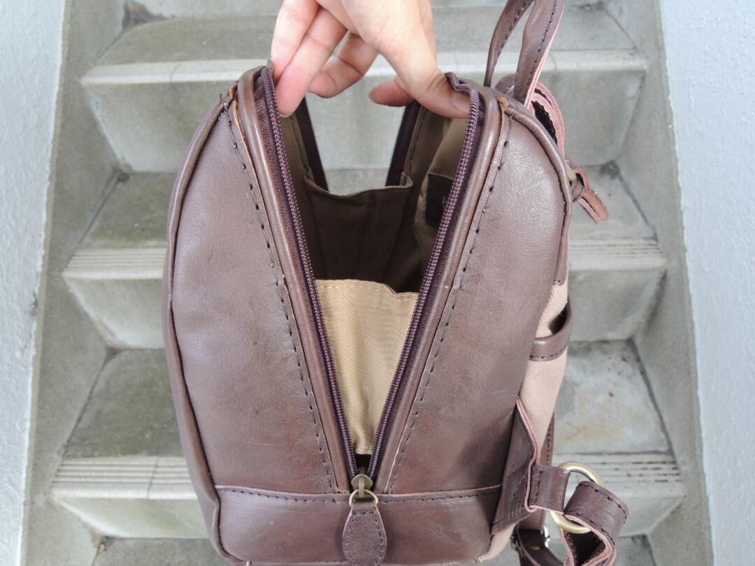 15800円☆ スクエア リュック 牛革 小振り パカっと開く | MITT 