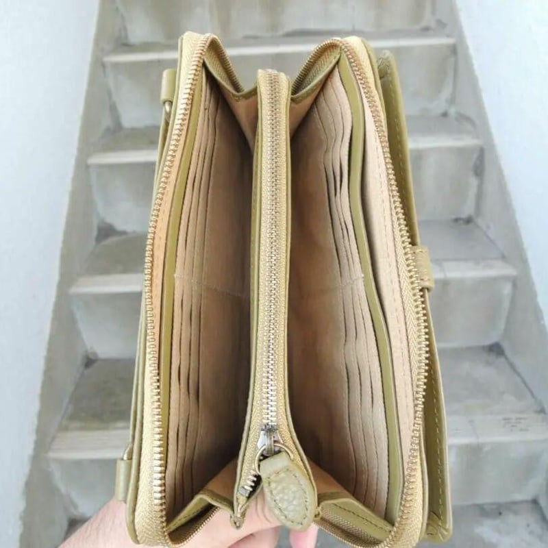 新品 送料込☆お財布 ショルダー 牛革☆大容量☆ウオレット 15000円 スマホも入る！ 送料込☆お財布 ショルダー 牛革☆大