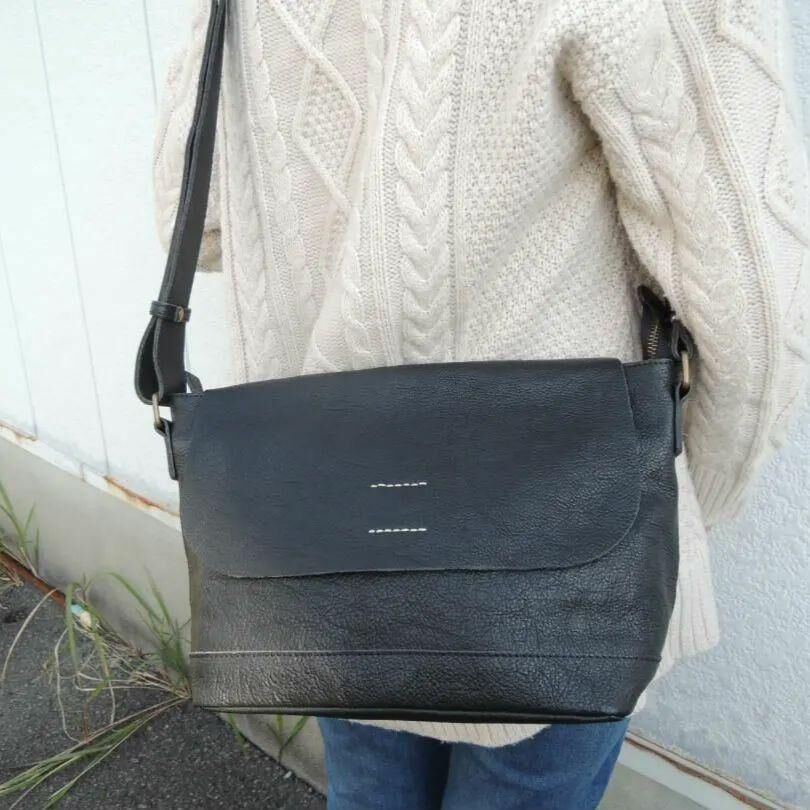 新品 送料込☆15800円 小振り 牛革☆ハンド ショルダー バッグ 【公式