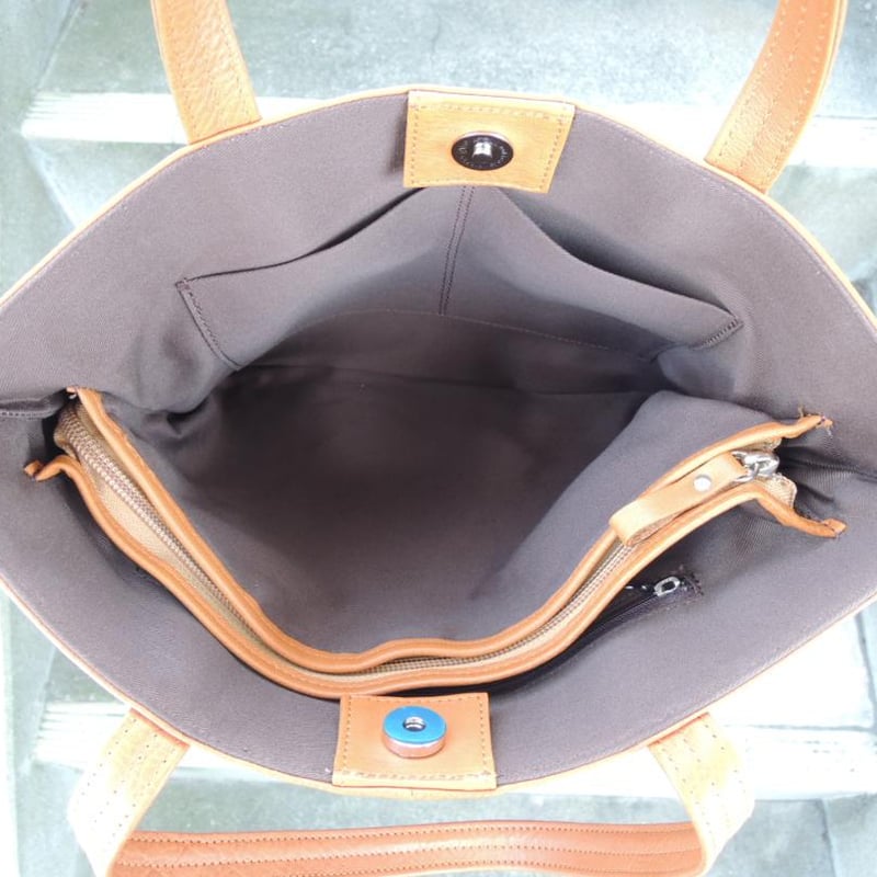 16800円☆3層 トートバッグ 底鋲付 牛革 ポケット沢山 | MITT