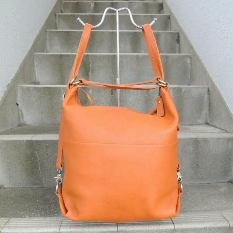 新品 20000円☆2WAY リュック ショルダー バッグ☆縦横 A4 牛革 新品 20000円☆2WAY リュック ショルダー バッグ☆縦横 A4 牛革