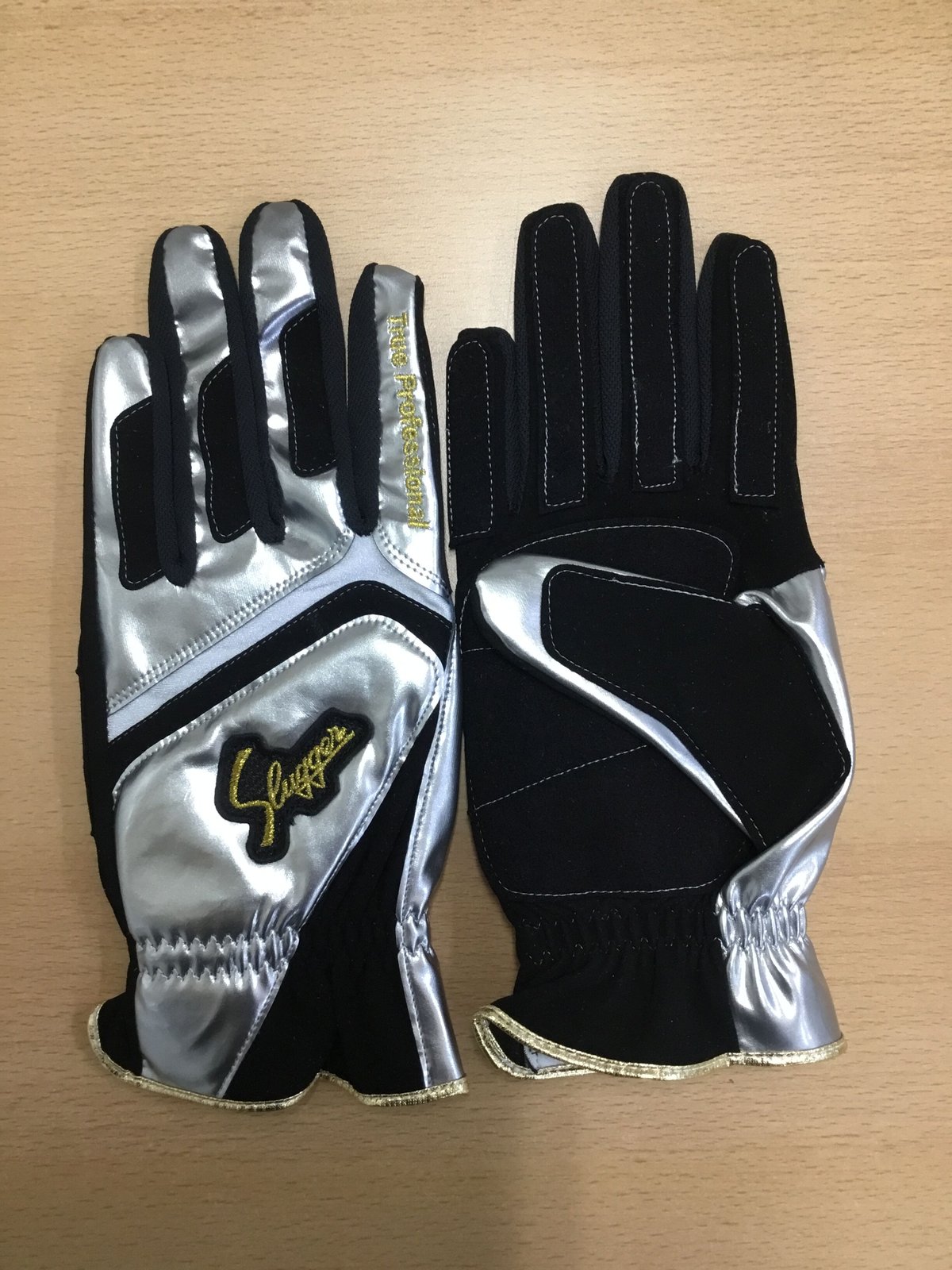 未使用 限定 久保田スラッガー バッティンググローブ&走塁用手袋 26cm あのレジェンド使用モデルの復刻も！久保田スラッガーの2022年