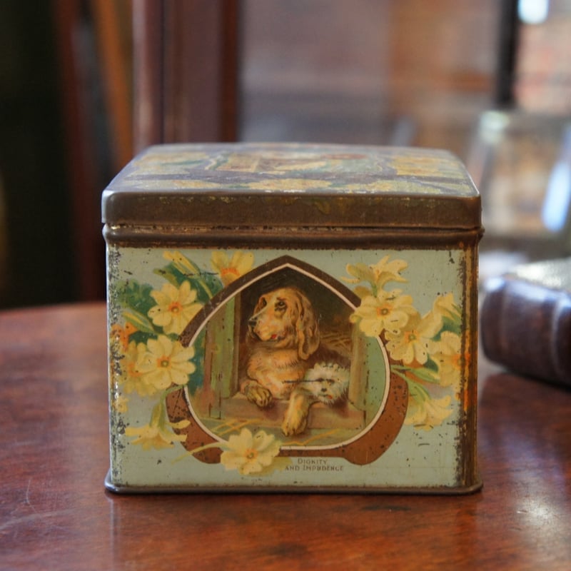 お菓子のカン アンティーク イギリス | Antiquesティンズコレクション