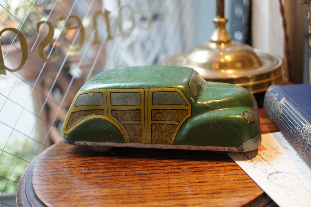 ブリキおもちゃ車 Amazon.co.jp: ウインドアップカー ブリキのおもちゃ ゼンマイ