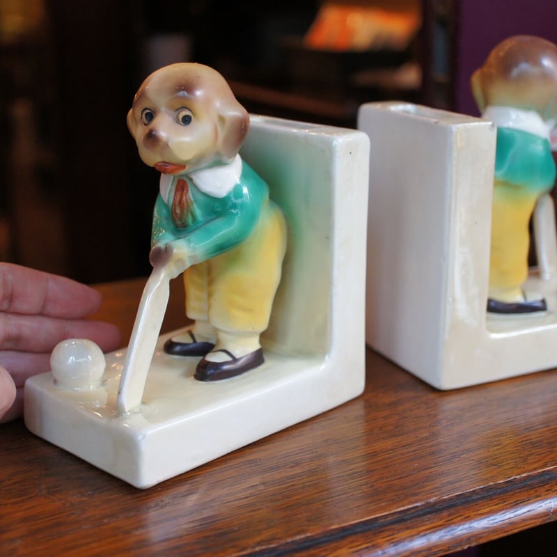 イタリア1950年代ビンテージ 手描きの瞳が美しいビーグル犬の陶器