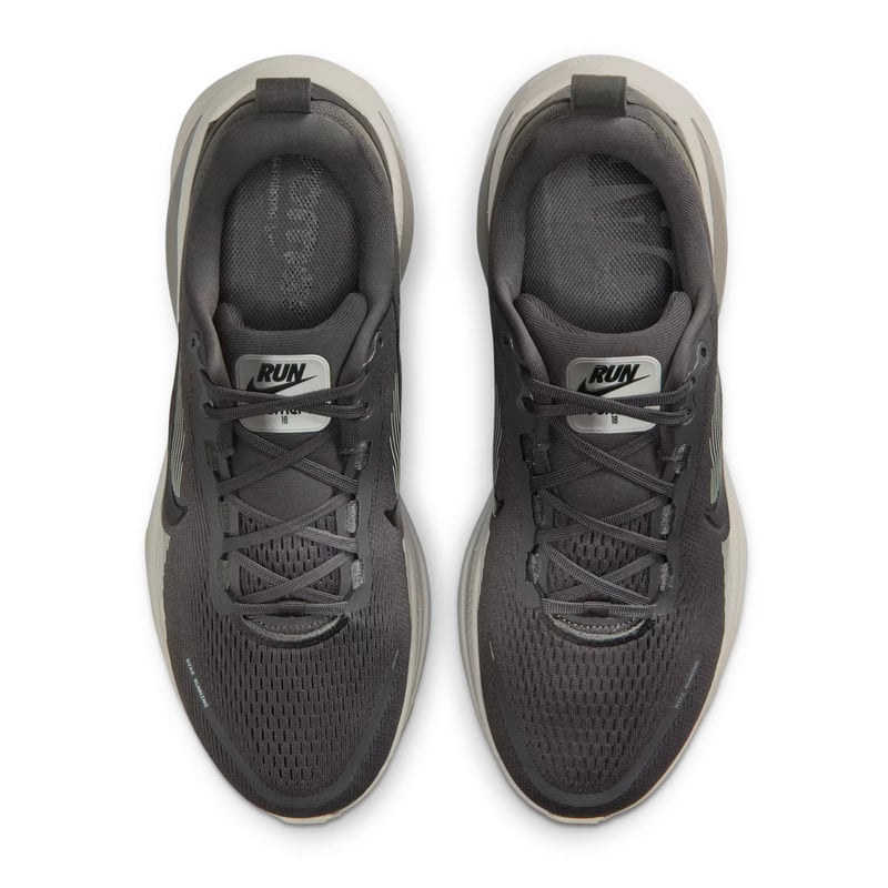 10/25 販売スタート【HOLIDAY 2025 NEW】ナイキ ボメロ18 （HM6803