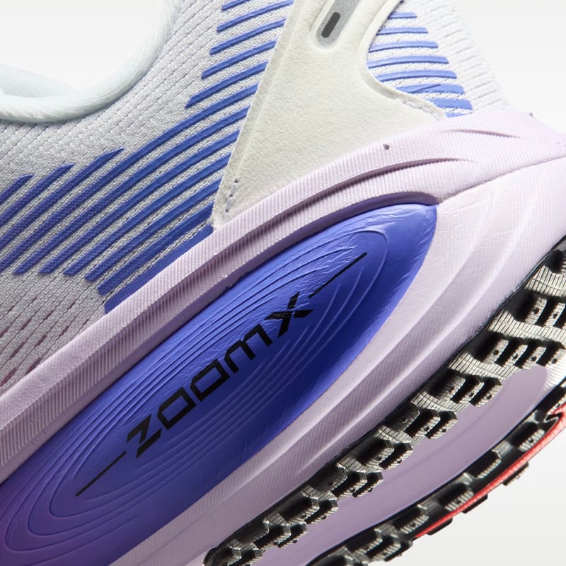 2/3 販売スタート【SPRING 2026 NEW】ナイキ ウィメンズ ボメロ18 （HM6