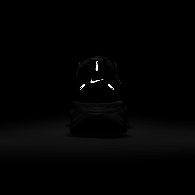 SALE30%OFF【NIKE最大級のクッションニングモデル】ナイキ ボメロ18