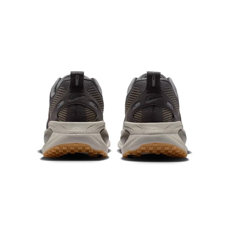 10/25 販売スタート【HOLIDAY 2025 NEW】ナイキ ボメロ18 （HM6803