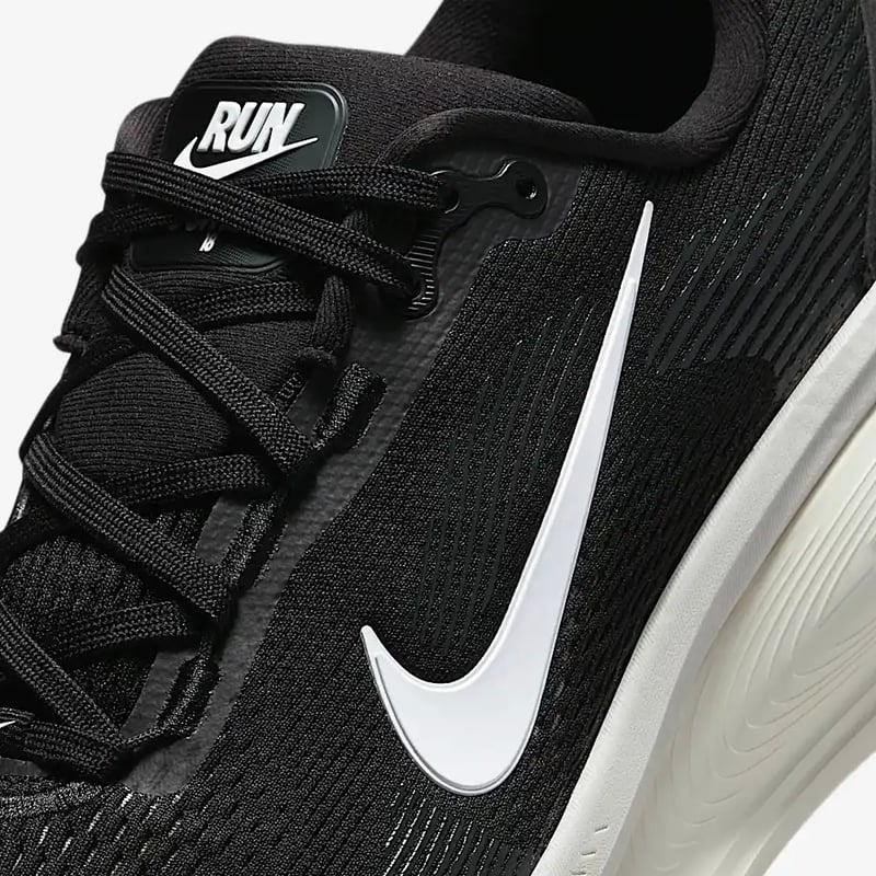 再入荷 【NIKE最大級のクッションニングモデル】ナイキ ボメロ18