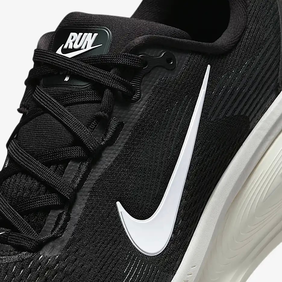 SALE30%OFF【NIKE最大級のクッションニングモデル】ナイキ ボメロ18