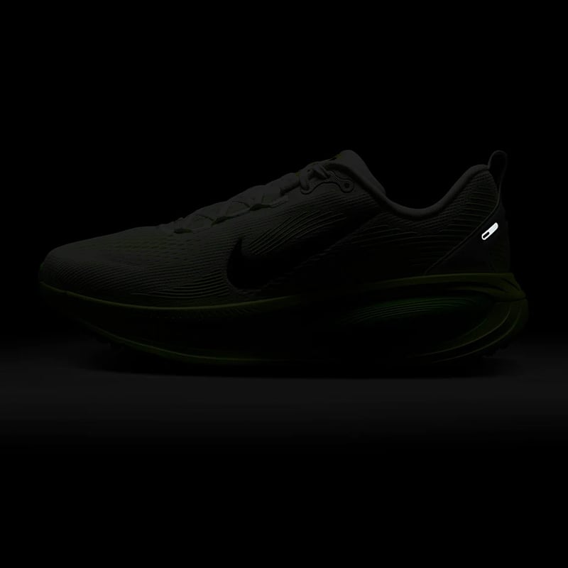 【NIKE】VOMERO 18 ナイキ ボメロ18 HM6803-100 送料・関税込 再入荷【最大量のクッショニング】ナイキ ボメロ18 (HM6803-100