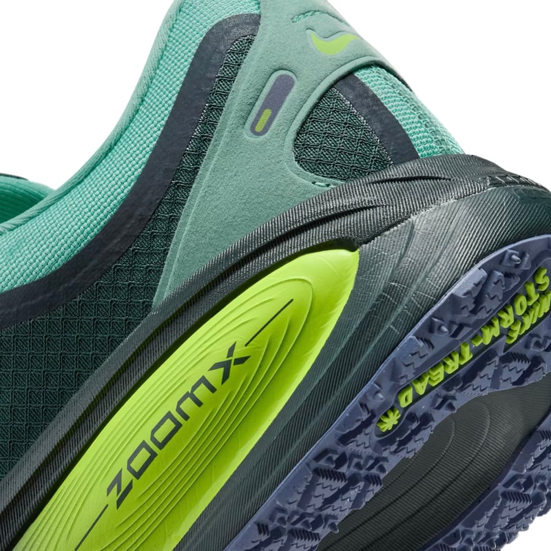 メロディー 11/1 販売スタート【HOLIDAY 2025 NEW】ナイキ ボメロ18 GORE-TEX