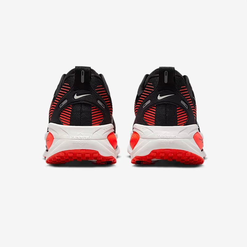 【完売品】Nike ボメロ18 新品未使用 ナイキが新作シューズ「ナイキ ボメロ 18」を発売 シリーズ最厚