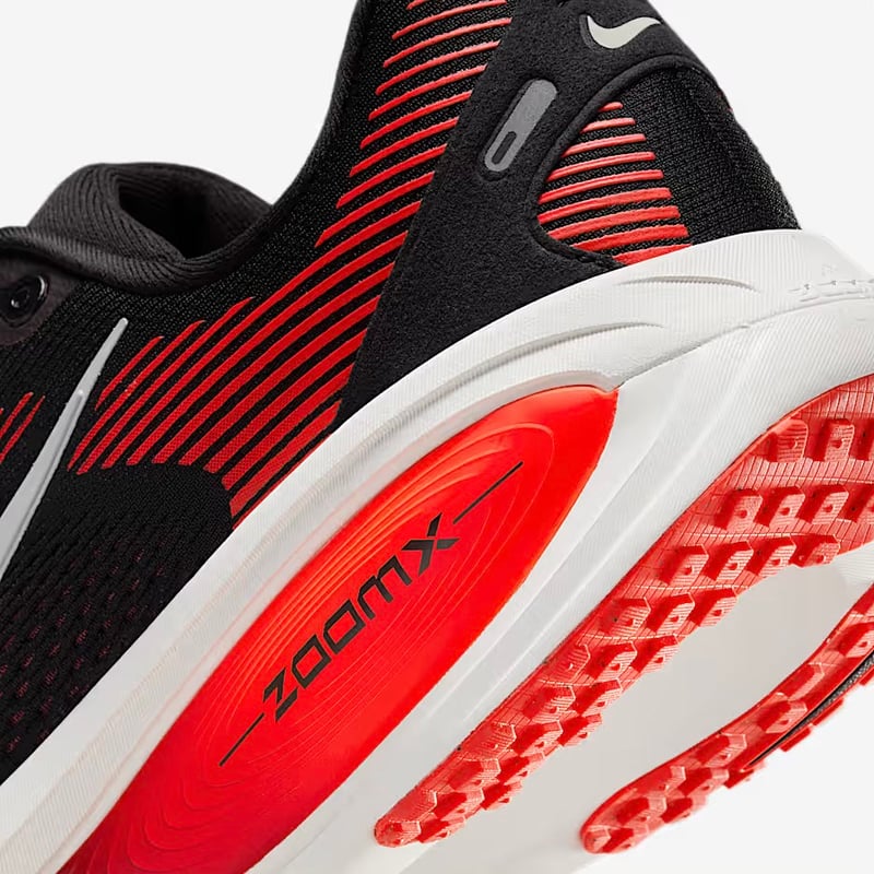 【完売品】Nike ボメロ18 新品未使用 ナイキが新作シューズ「ナイキ ボメロ 18」を発売 シリーズ最厚