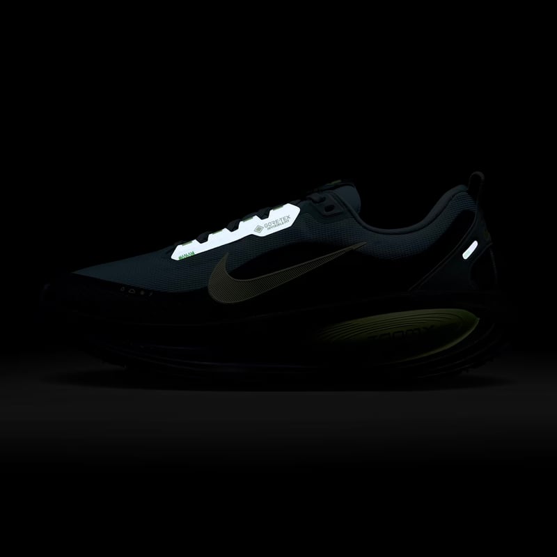 11/1 販売スタート【HOLIDAY 2025 NEW】ナイキ ボメロ18 GORE-TEX