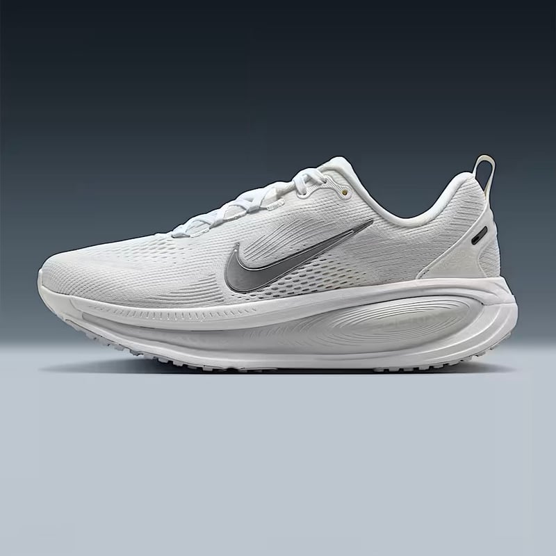 1/9 販売スタート【SPRING 2026 NEW】ナイキ ウィメンズ ボメロ18 （HM6