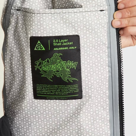 ナイキウィメンズ ACG "Phantazma"   Storm-FIT ADV ジャケット （ IF0102-010 ）※送料無料