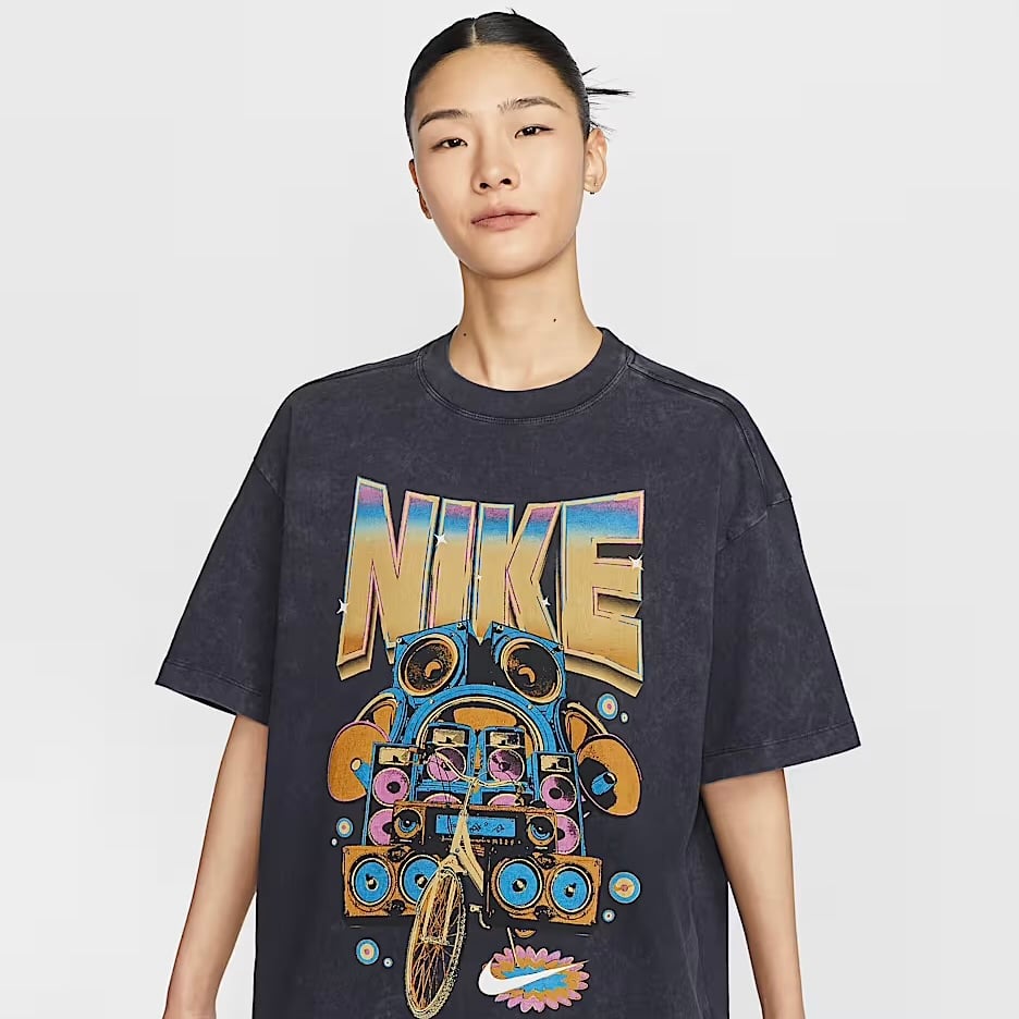 【NIKE】◆NSW プレミアム スウェッシャツ◆大人気◆ NIKE/ナイキ WS NSW ｽﾄﾘｰﾄGXJRSYS/Sﾄｯﾌﾟ Tシャツ HJ0281-010
