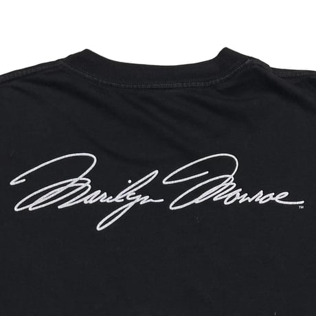 MARILYN MONROE TEXT & PORTRAIT BLACK WINTERLAND XL 4941