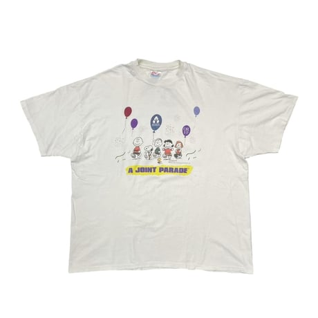 PEANUTS A JOINT PARADE WHITE HANES XXL 4380