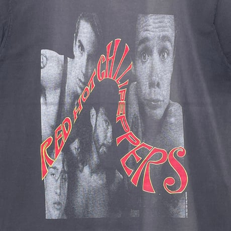 RED HOT CHILI PEPPERS CURVING LOGO MEMBER MONOCHROME PORTRAIT GIANT BY TEE JAYS XL 7484