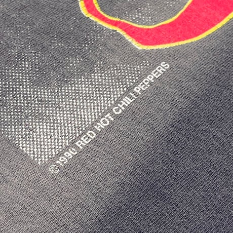 RED HOT CHILI PEPPERS CURVING LOGO MEMBER MONOCHROME PORTRAIT GIANT BY TEE JAYS XL 7484