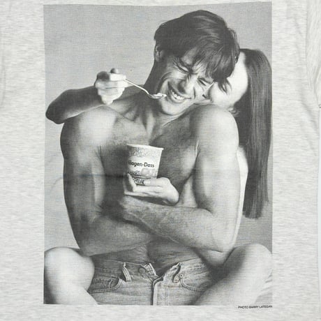 Haagen-Dazs hold tight PHOTO BARRY LATEGAN GREY MEDIUM 4014