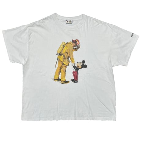DISNEY VINTAGE MICKEY MOUSE & FIREFIGHTER WHITE FITS XL-XXL 6809