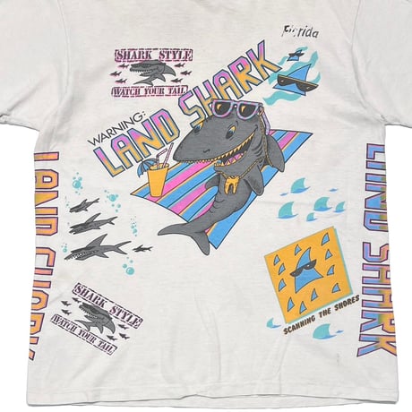 OLD&VINTAGE WARNING LAND SHARK WHITE FITS MEDIUM 8858