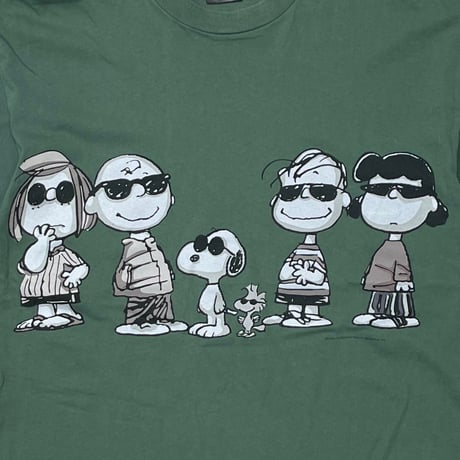 PEANUTS CHARACETRS AROUND MOSS CHANGES LARGE 2468