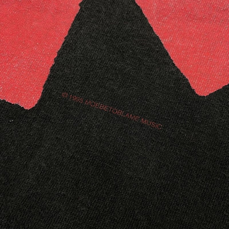 RED HOT CHILI PEPPERS WORLD TOUR 1996 TEE BLACK