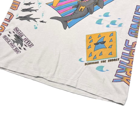 OLD&VINTAGE WARNING LAND SHARK WHITE FITS MEDIUM 8858