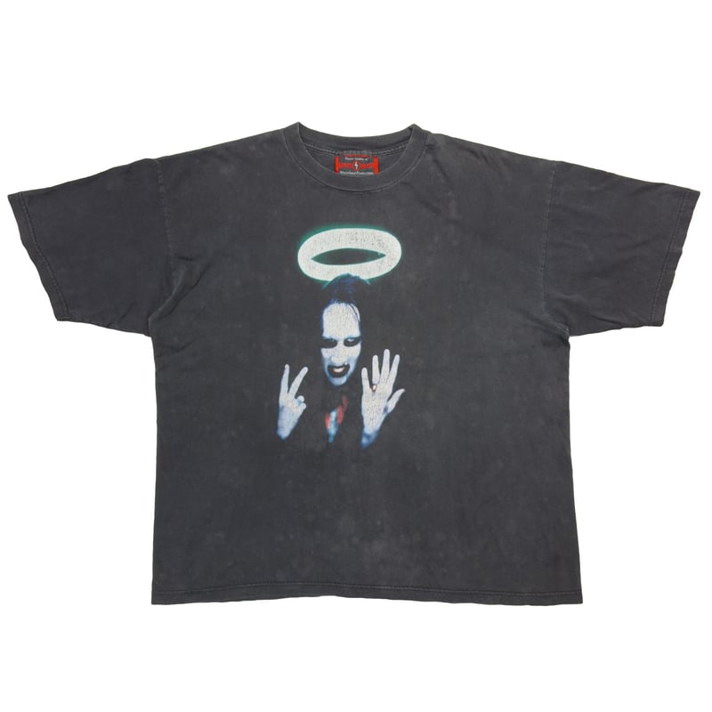 Marilyn Manson middle finger We spent an afternoon with Marilyn